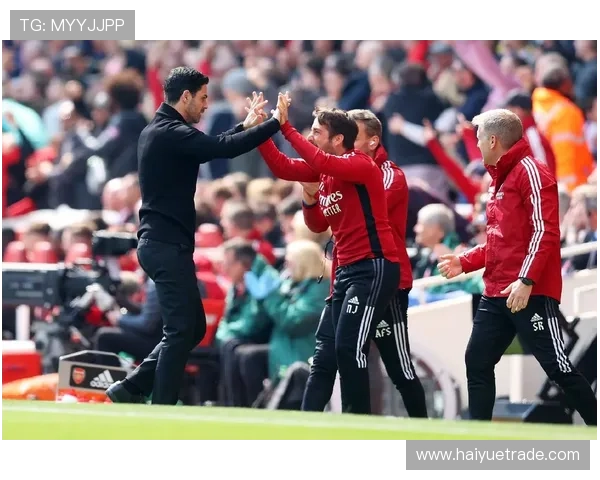 扎卡评选英超中场实力榜单B费领衔维尔茨紧随其后帕尔默位列第三